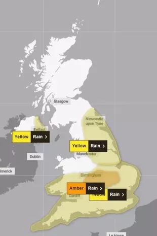 英国天气:一个月的降雨量将淹没英国，并发出“生命危险”琥珀预警